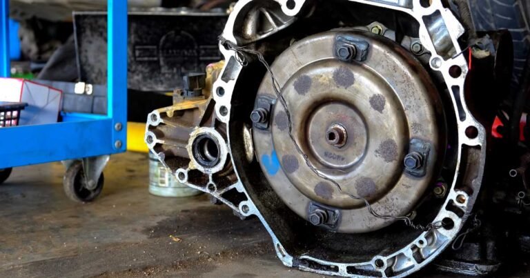 Com o treinamento certo e a máquina adequada, a troca de óleo de câmbio automático é tão tranquila quanto trocar o óleo do motor.